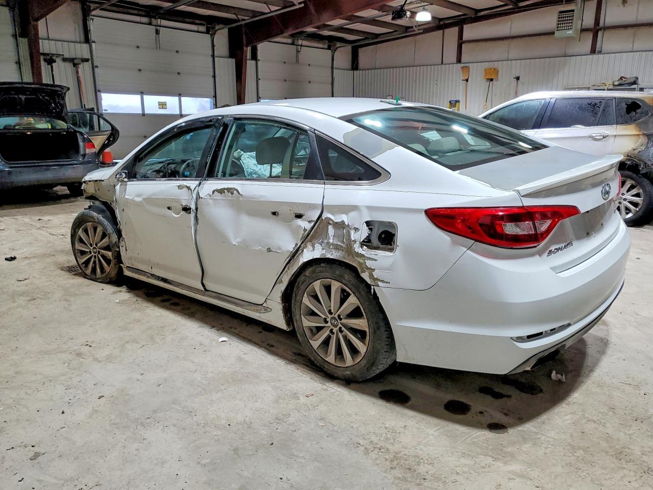 2015 Hyundai Sonata Sport - Фото 2