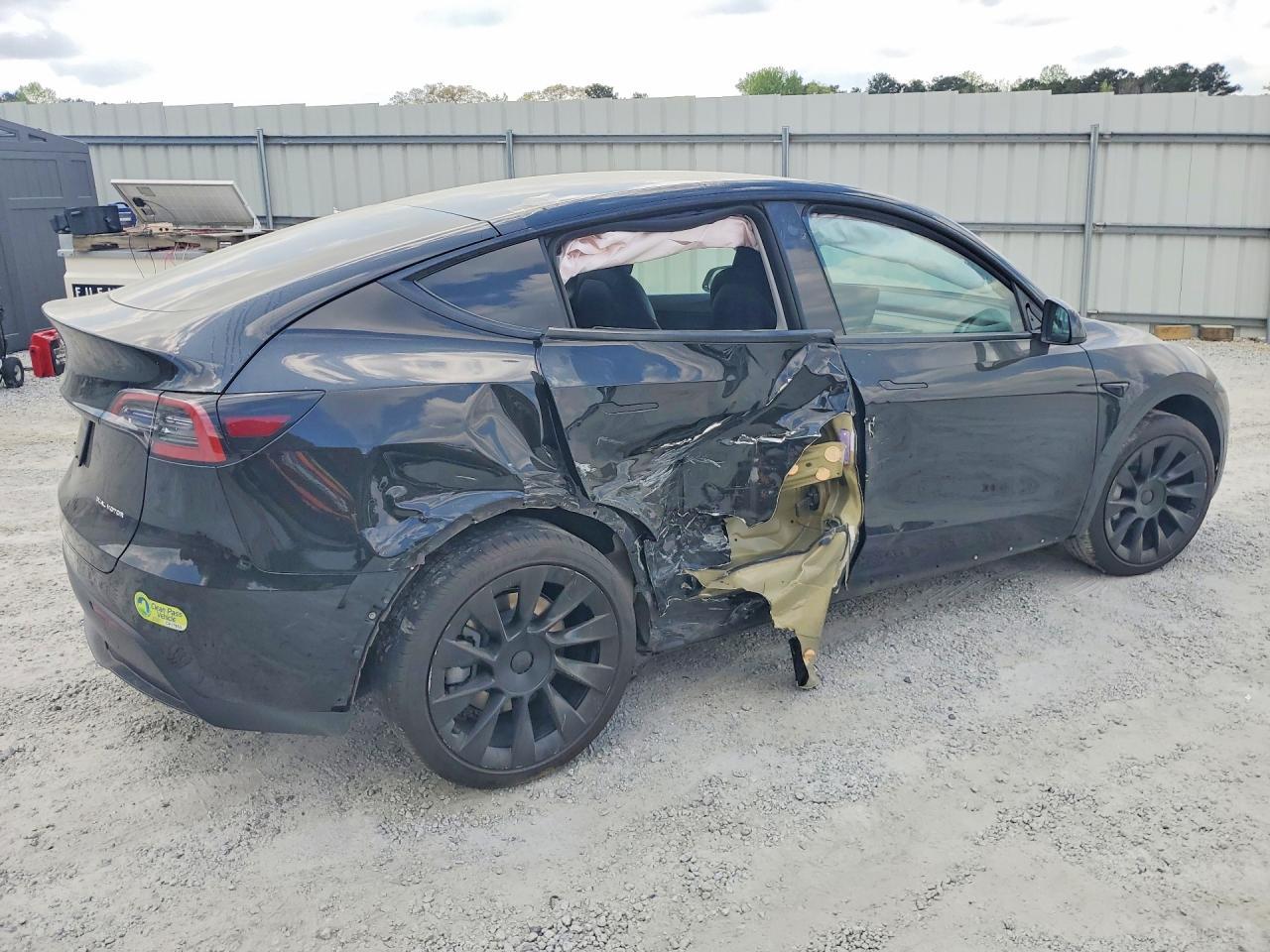 2022 Tesla Model Y - Image 3