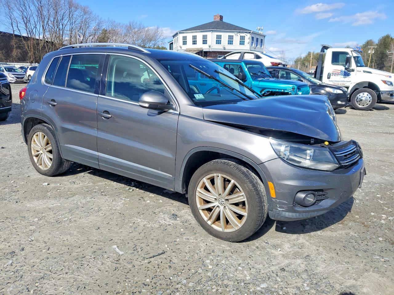 2014 Volkswagen Tiguan S - Фото 4