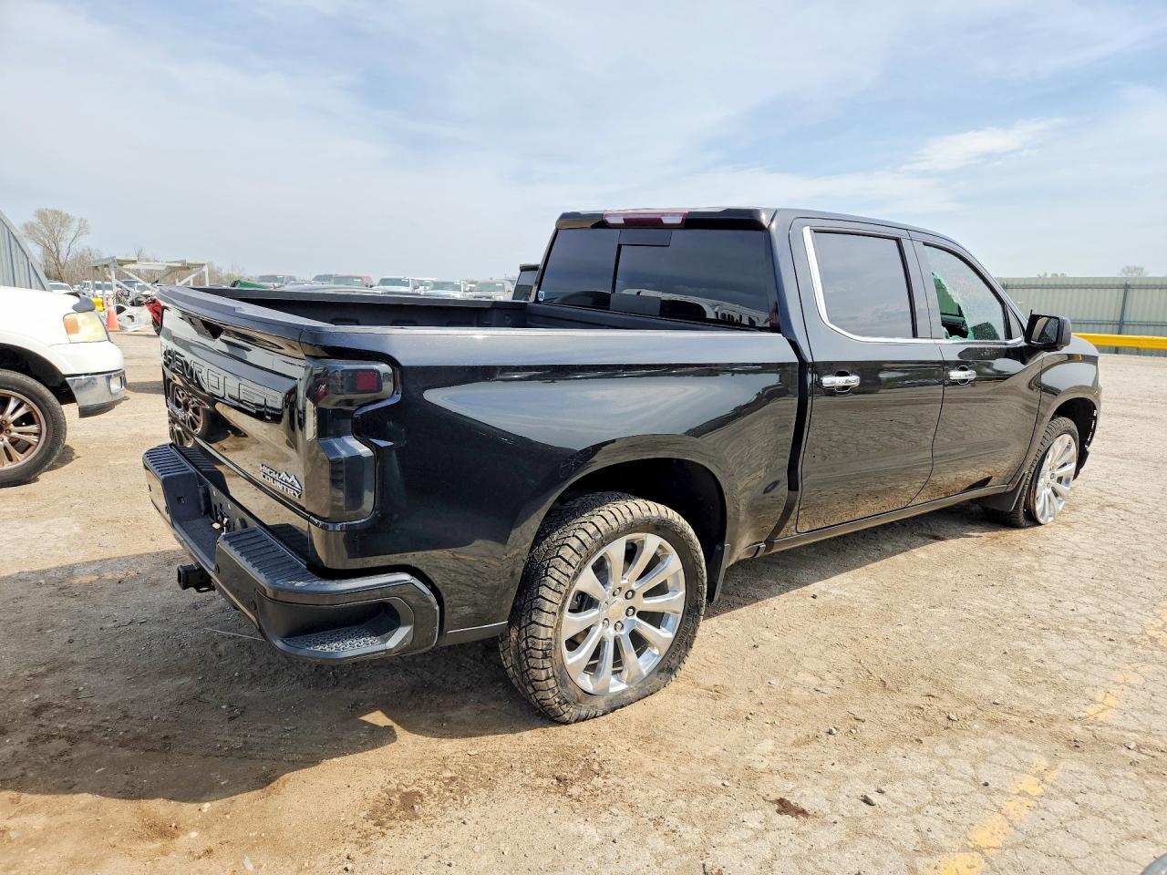 2019 Chevrolet Silverado K1500 High Country - Image 3