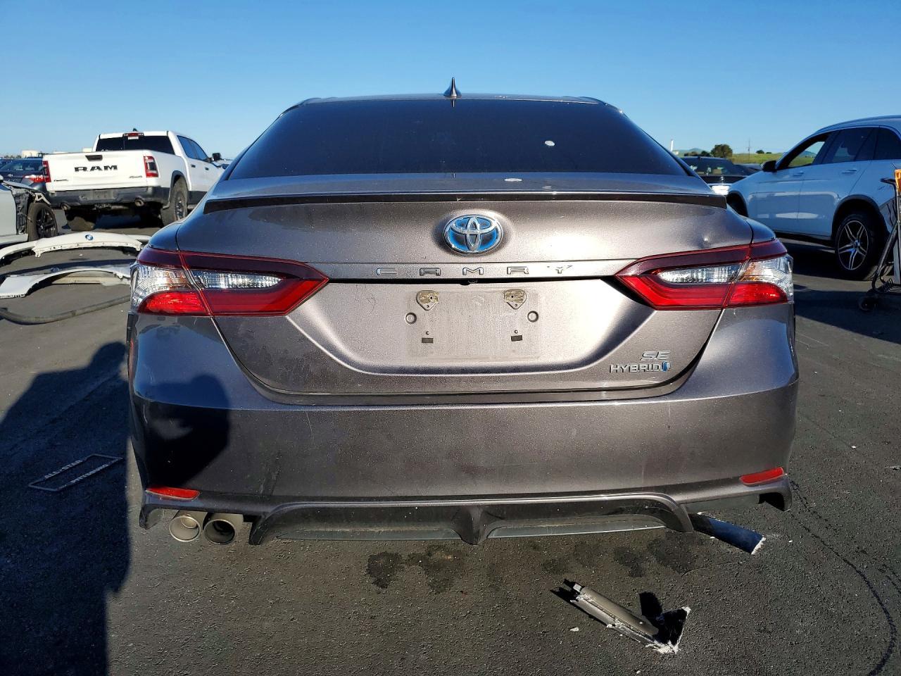 2022 Toyota Camry Hybrid Se - Фото 6