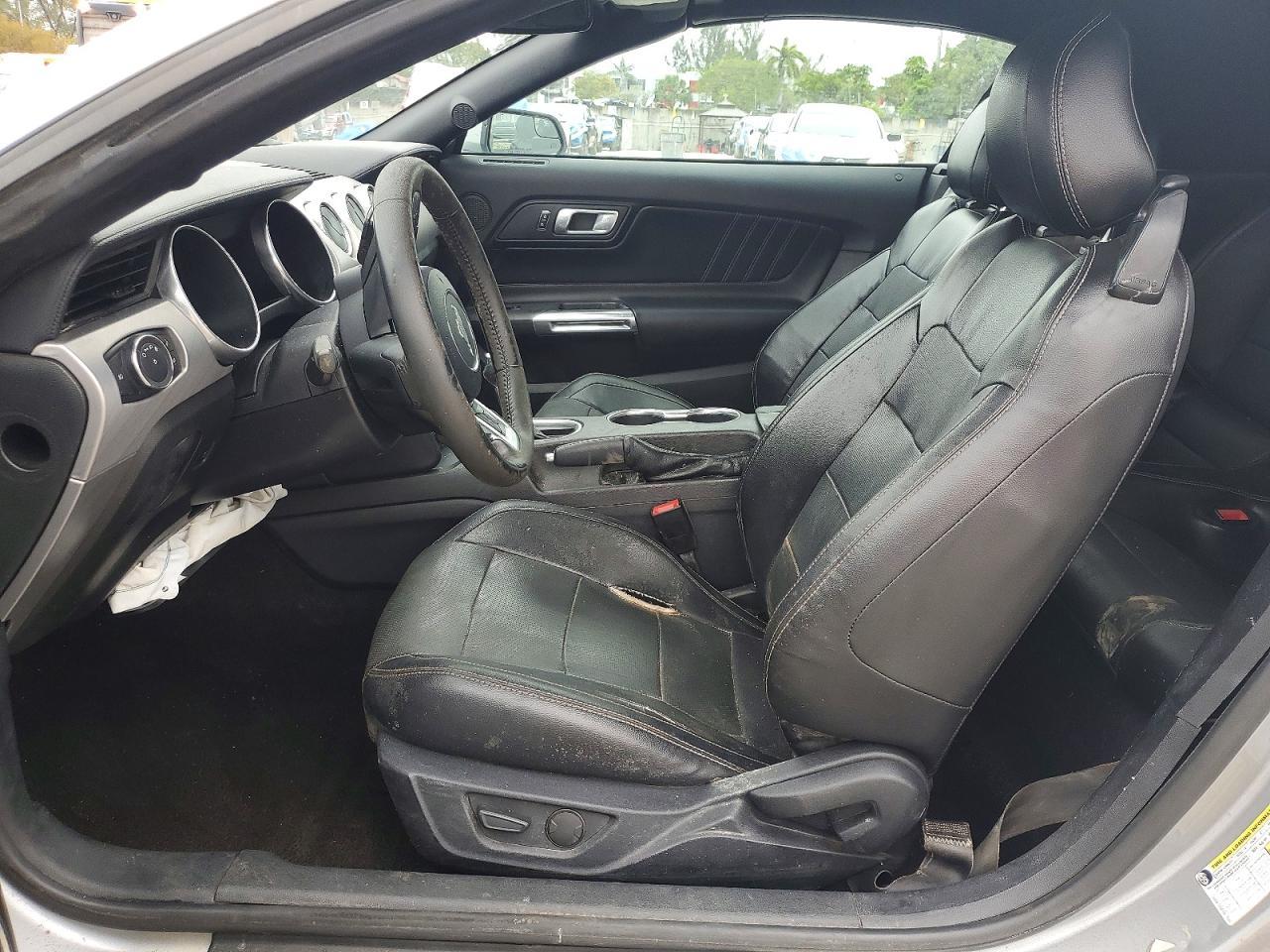 2020 Ford Mustang - Фото 7