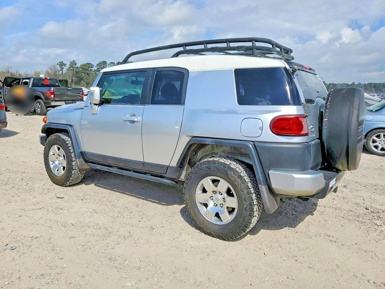2008 Toyota Fj Cruiser Base - Image 2