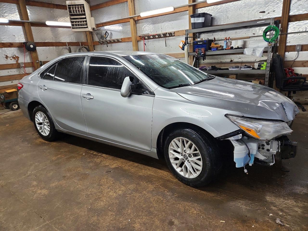 2016 Toyota Camry Le - Image 4