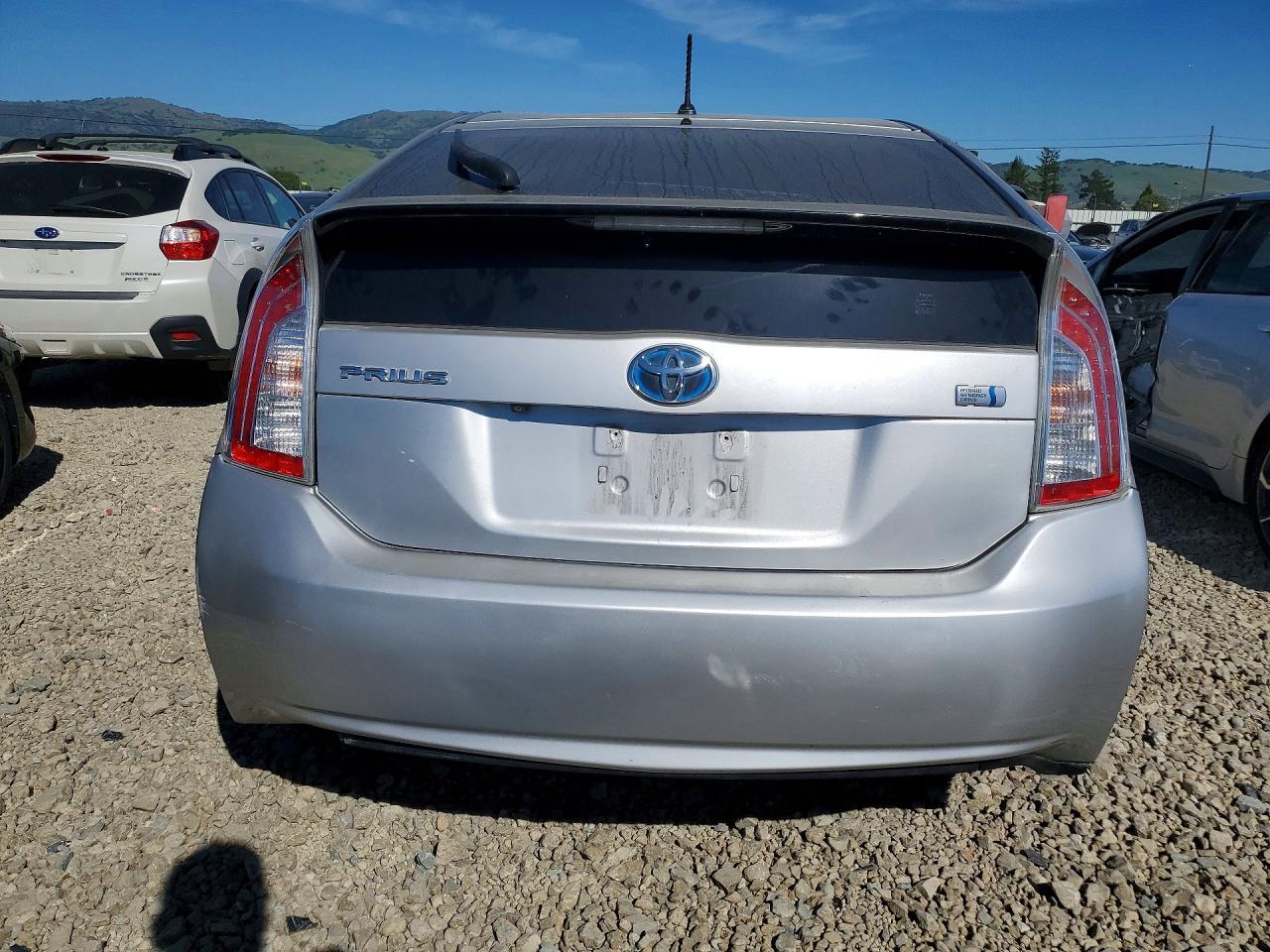2015 Toyota Prius Two - Фото 6