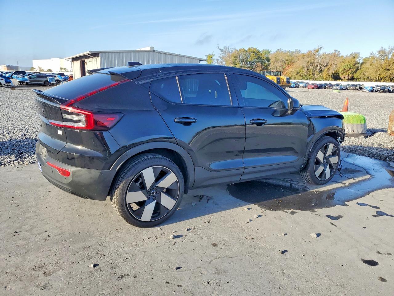 2022 Volvo C40 P8 Recharge Ultimate - Фото 3