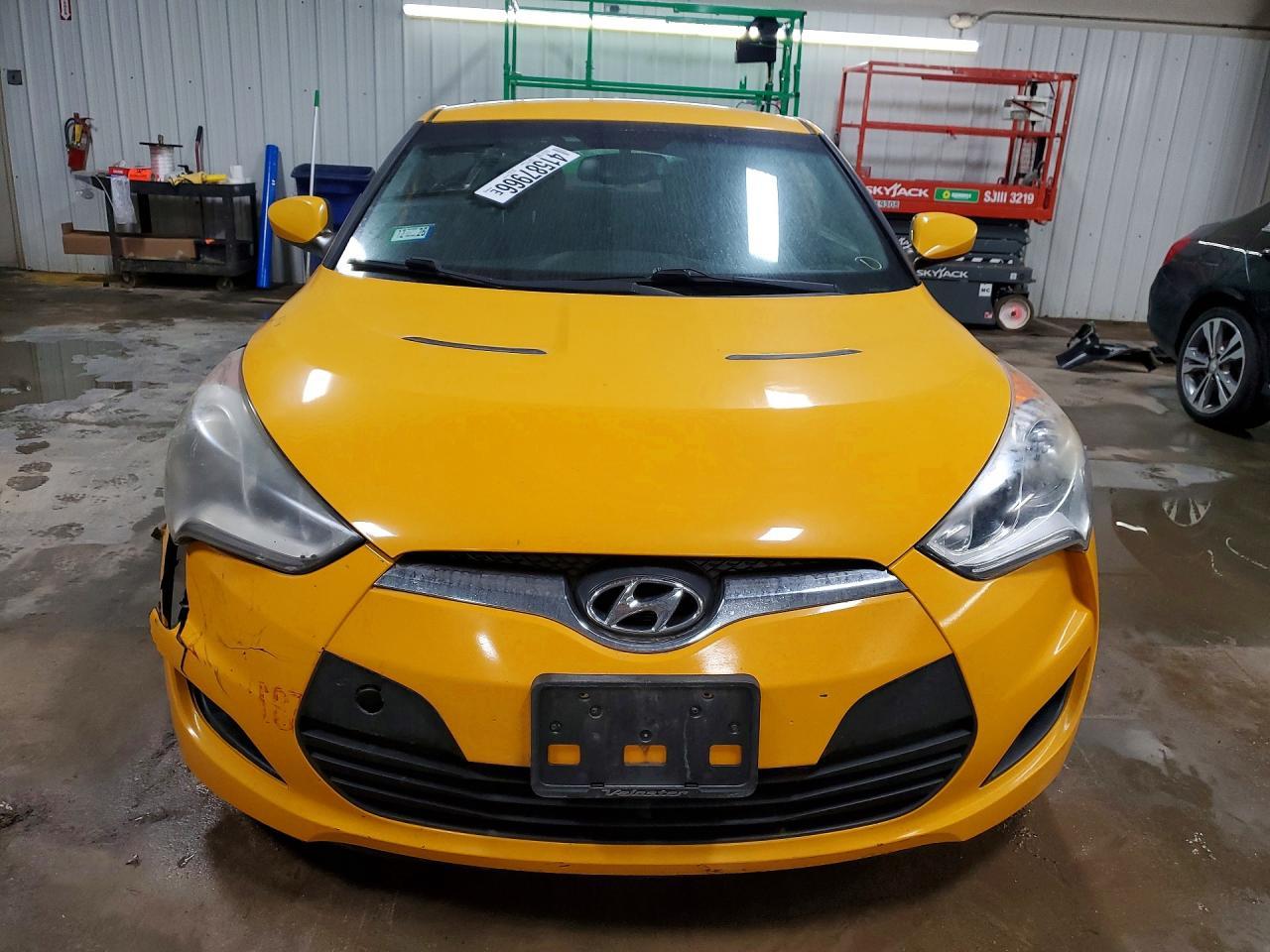 2014 Hyundai Veloster Base - Фото 5