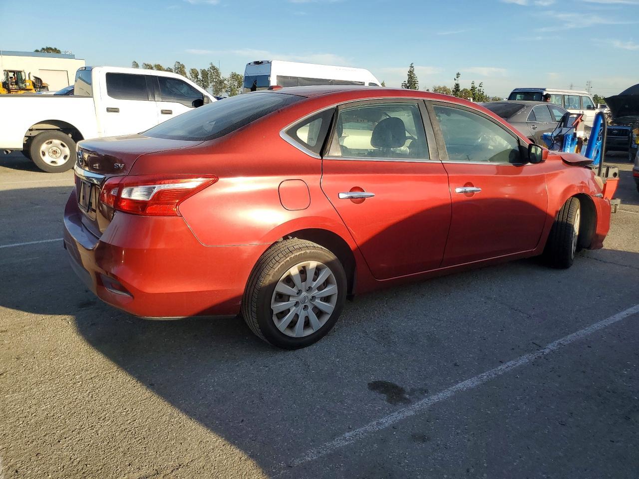 2016 Nissan Sentra S - Фото 3