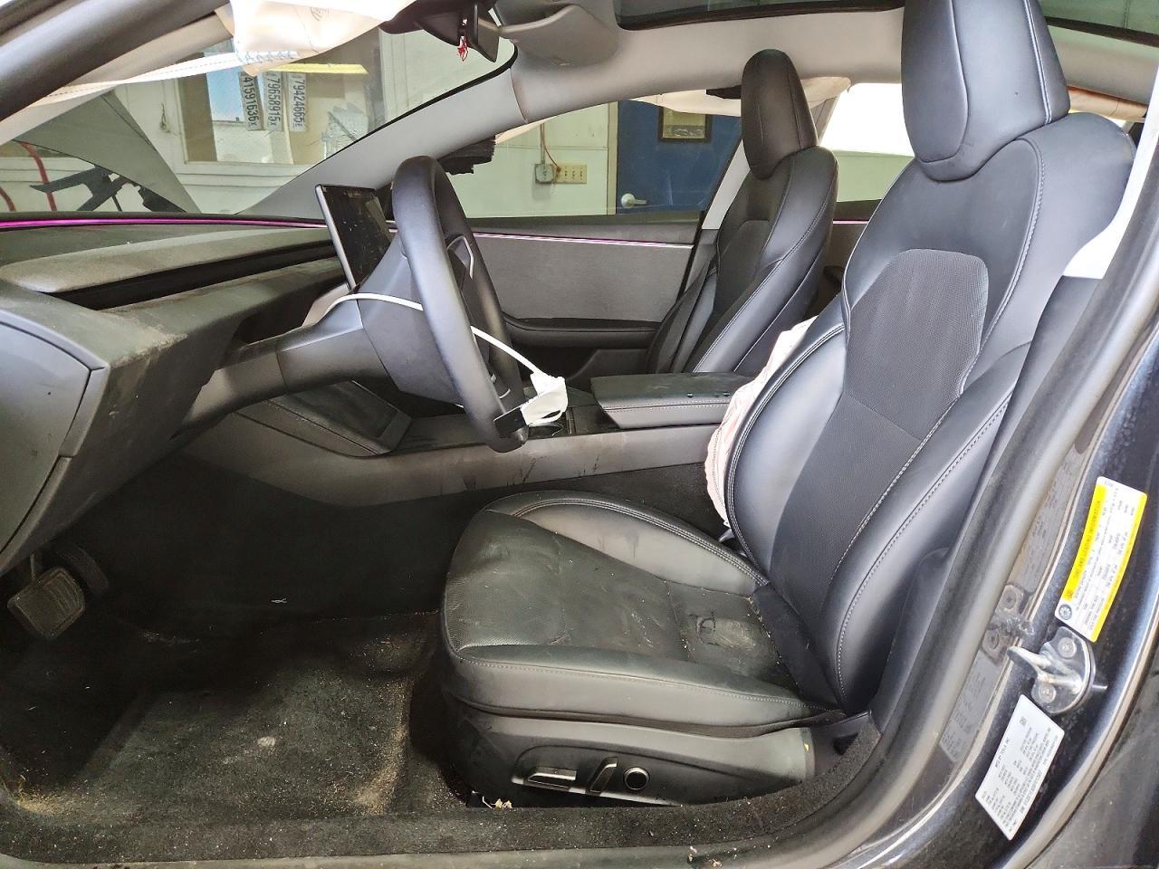 2025 Tesla Model 3 - Фото 7
