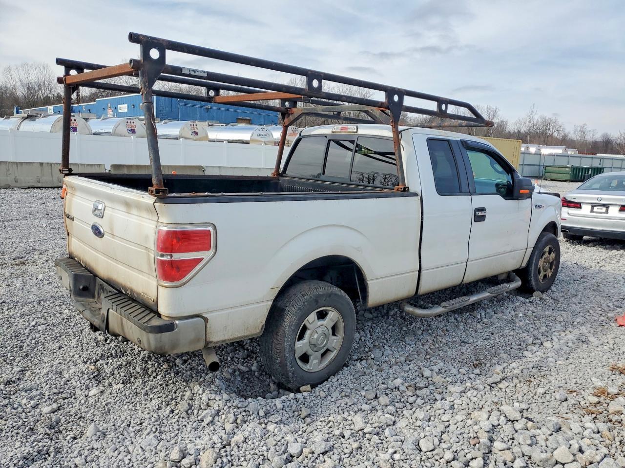 2011 Ford F150 Super Cab - Фото 3