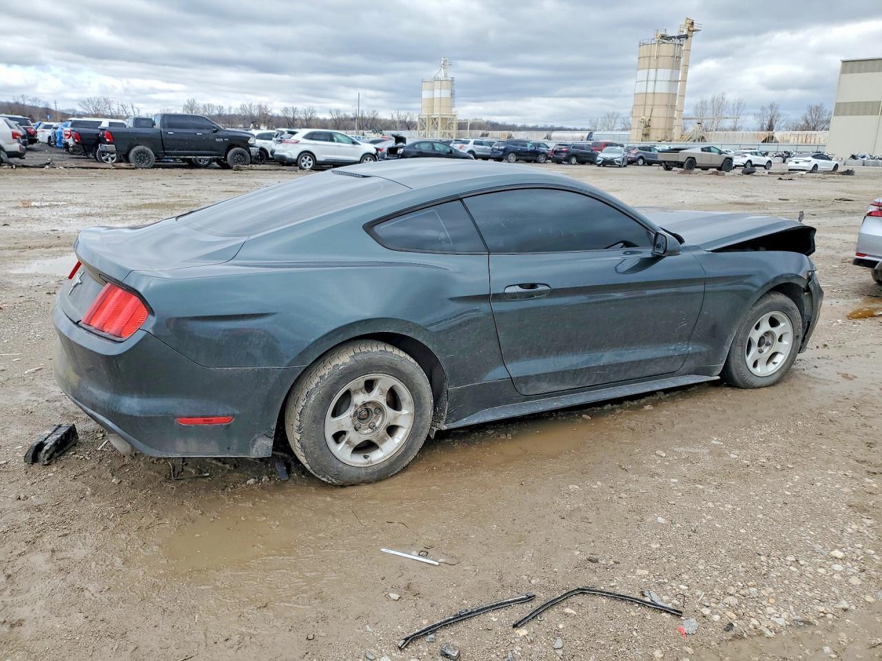 2015 Ford Mustang - Фото 3