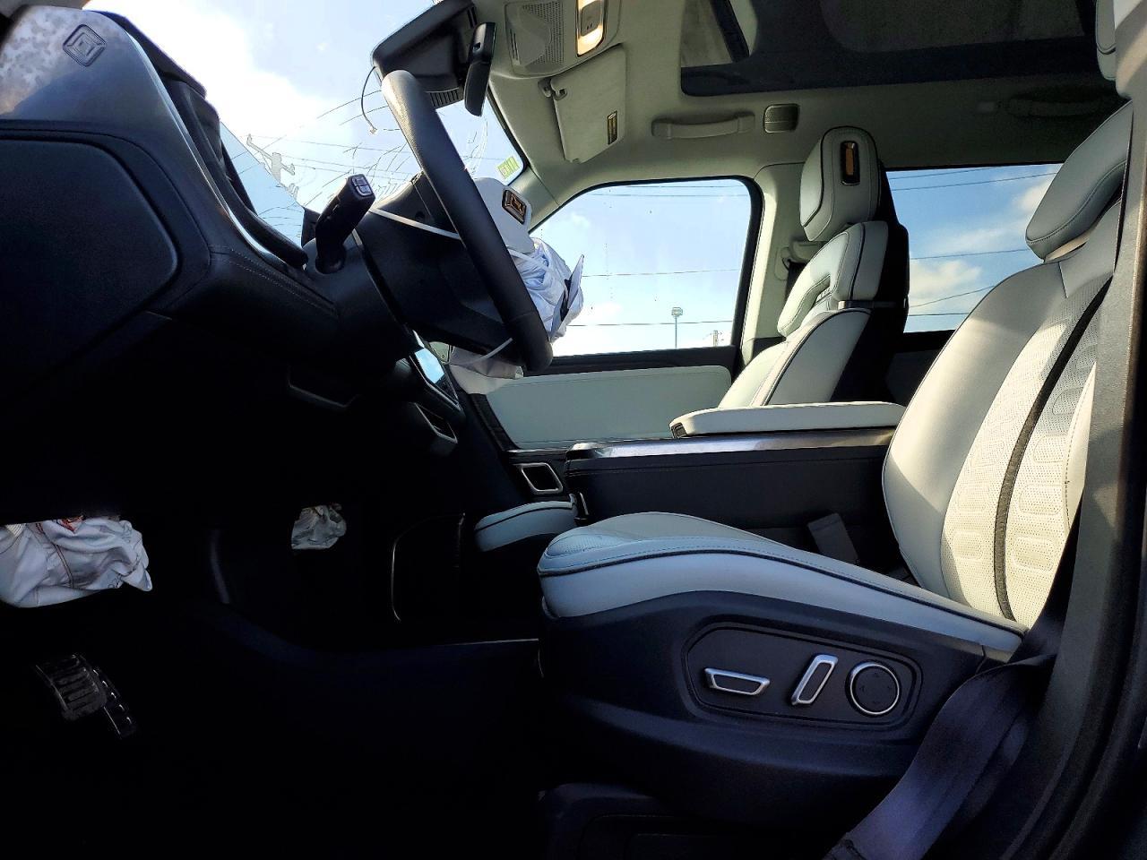 2024 Rivian R1S Adventure - Фото 7