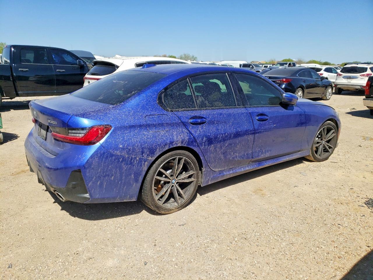 2023 BMW 330I - Image 3