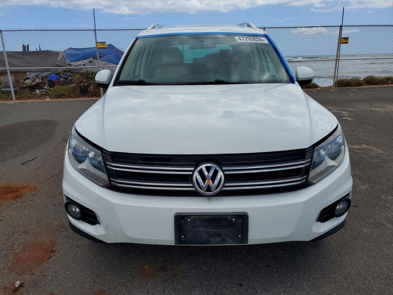 2014 Volkswagen Tiguan S - Image 5