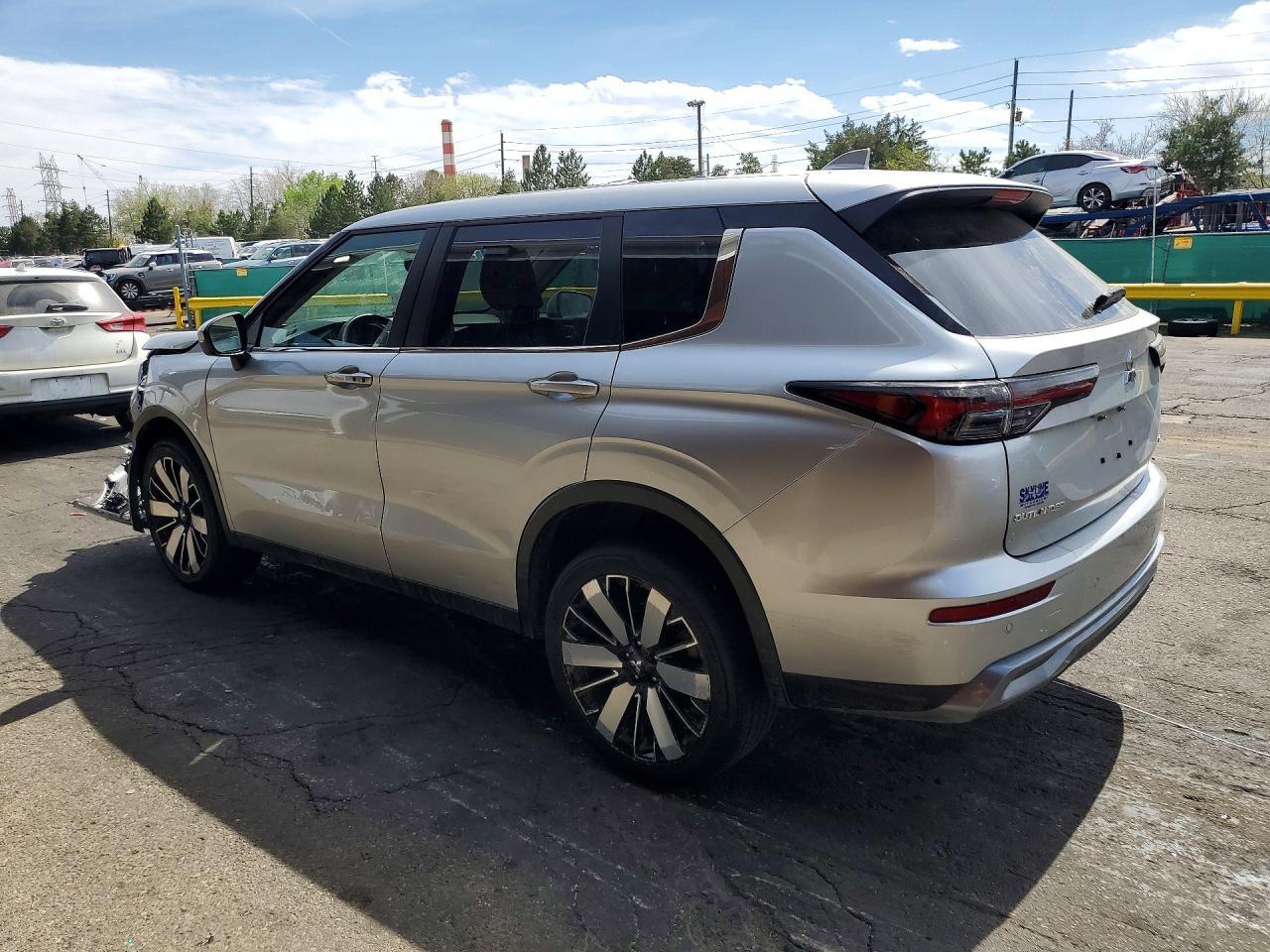 2025 Mitsubishi Outlander Se - Image 2