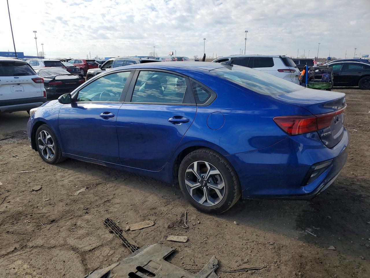 2019 Kia Forte Lxs - Image 2