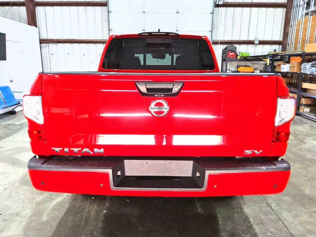 2022 Nissan Titan S - Фото 6