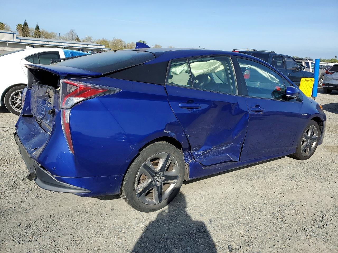 2017 Toyota Prius Four Touring - Фото 3