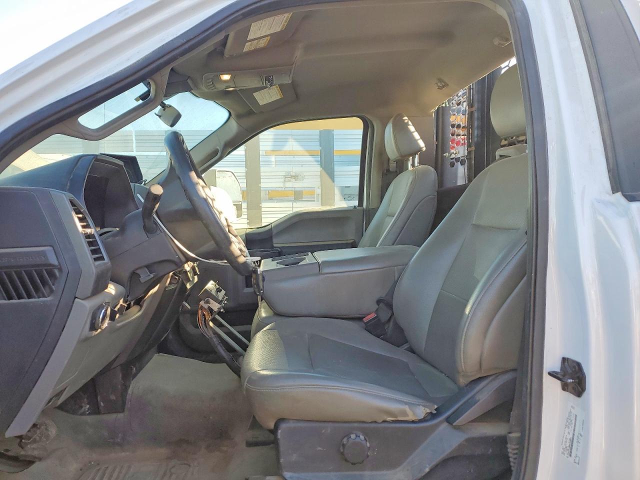 2021 Ford F550 Super Super Duty Flatbed Truck - Фото 7