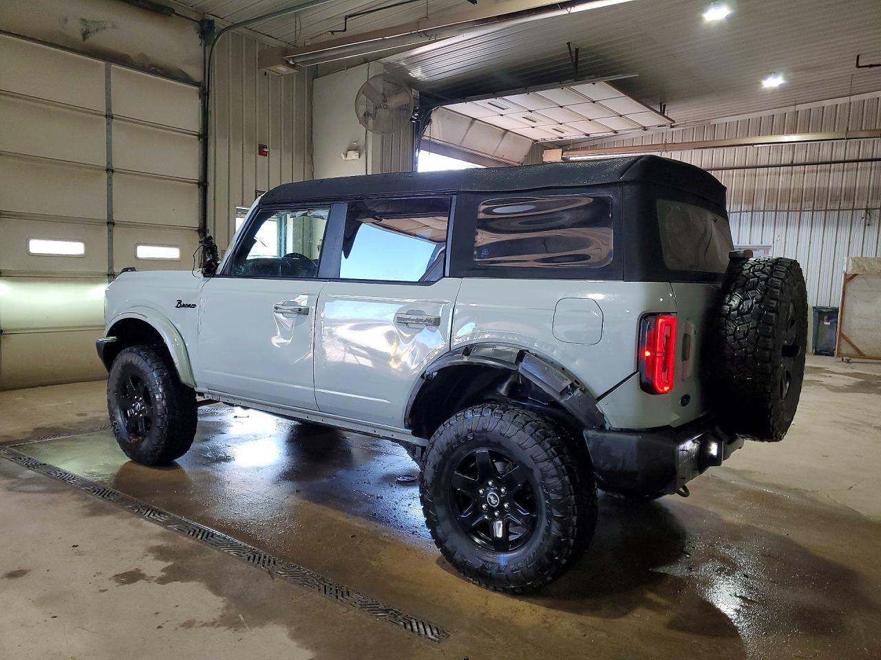 2023 Ford Bronco Base - Фото 2