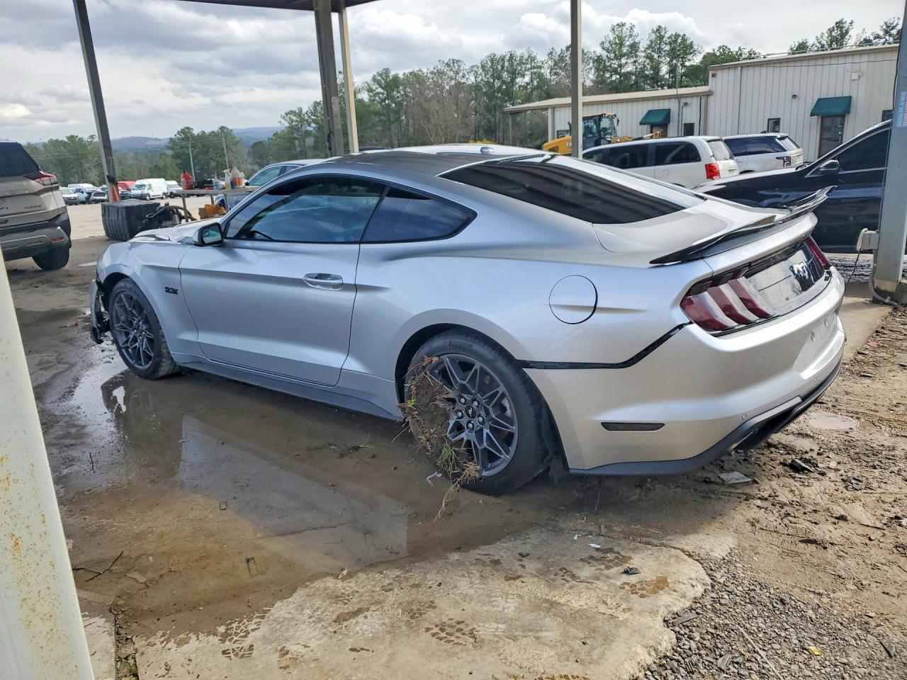 2019 Ford Mustang - Image 2