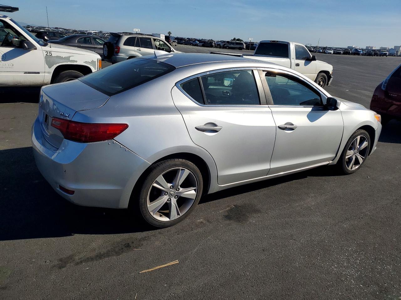 2015 Acura Ilx 20 Tech - Image 3