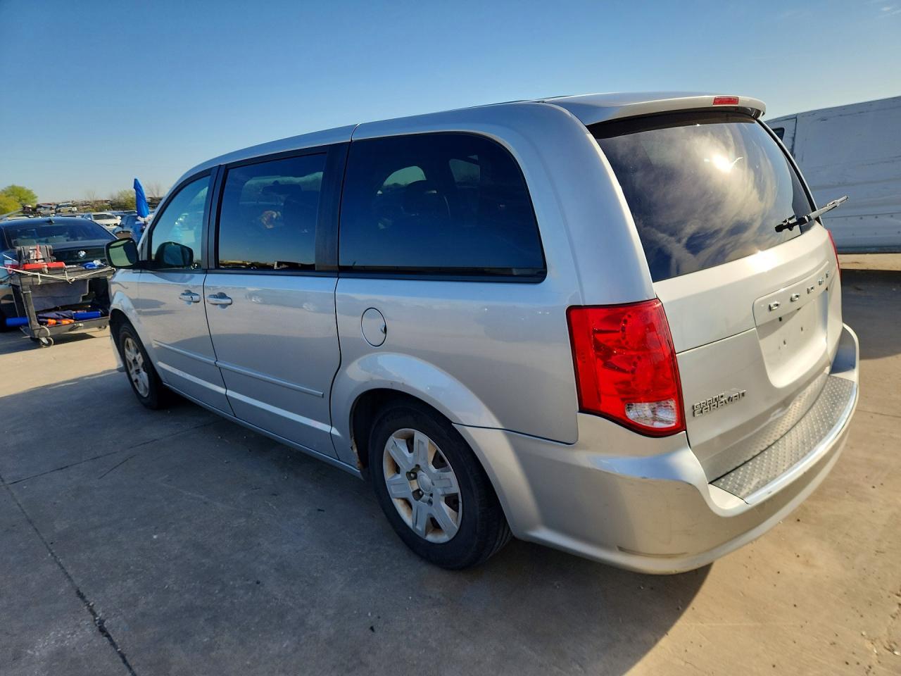 2011 Dodge Grand Caravan Express - Фото 2