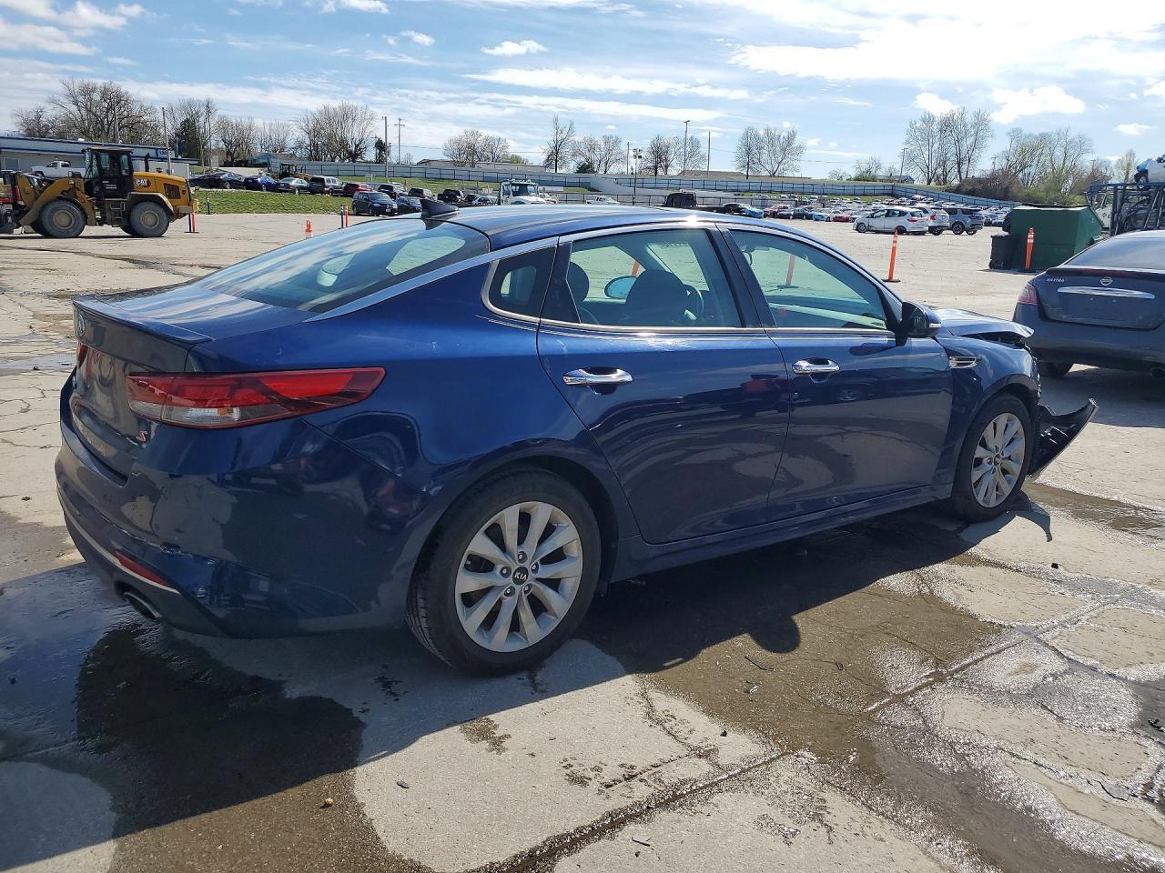 2018 Kia Optima S - Фото 3