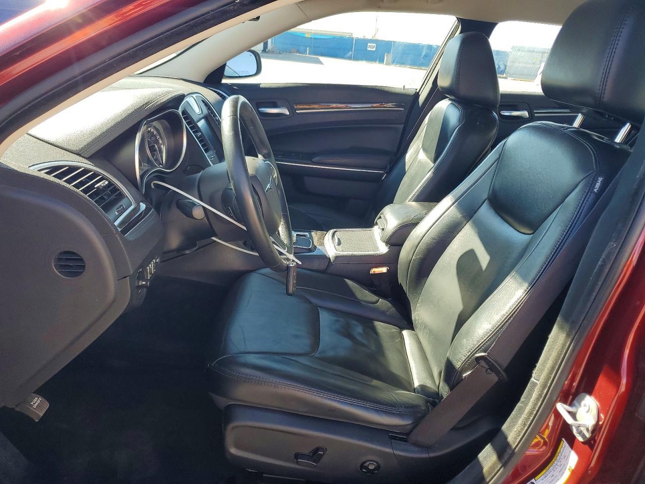 2016 Chrysler 300 Limited - Image 7