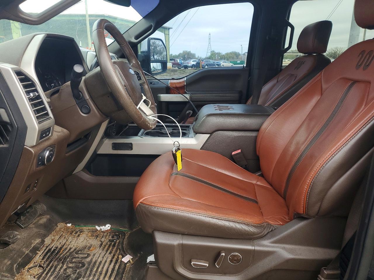 2020 Ford F350 Super Duty - Image 7