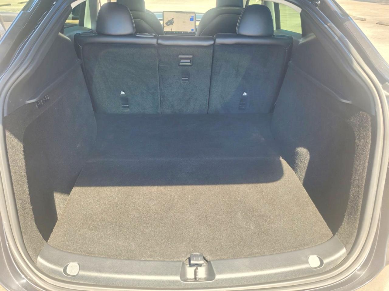 2025 Tesla Model Y - Фото 7