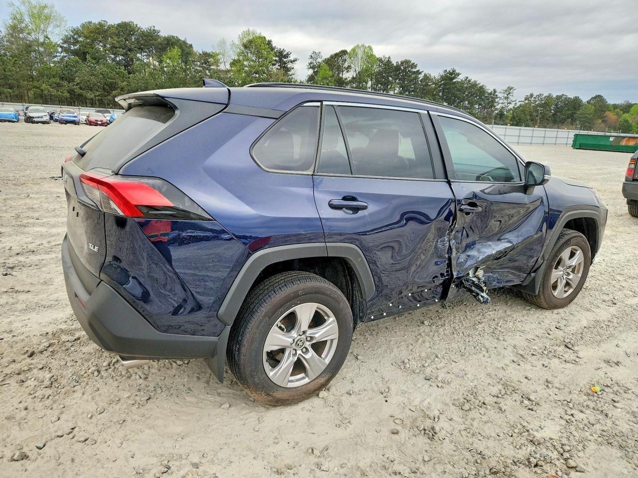 2025 Toyota Rav4 Xle - Image 3