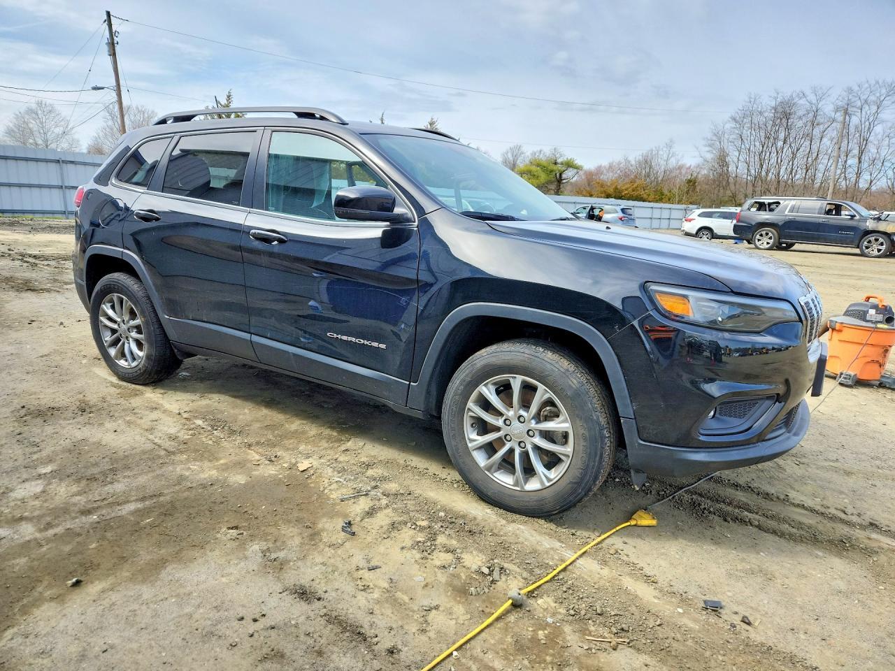 2022 Jeep Cherokee Latitude Lux - Image 4