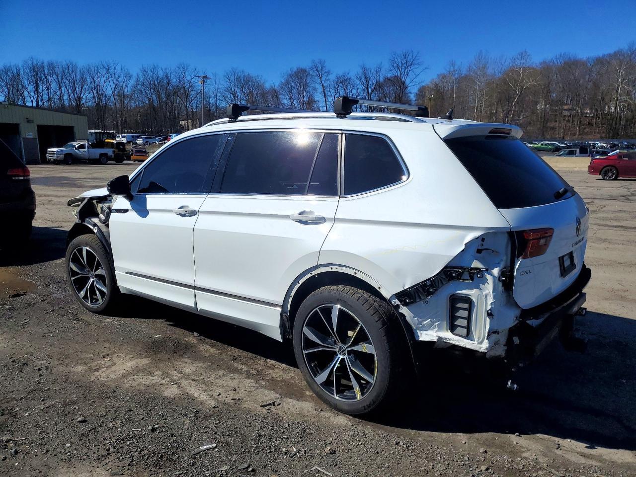 2022 Volkswagen Tiguan Sel R-Line - Фото 2