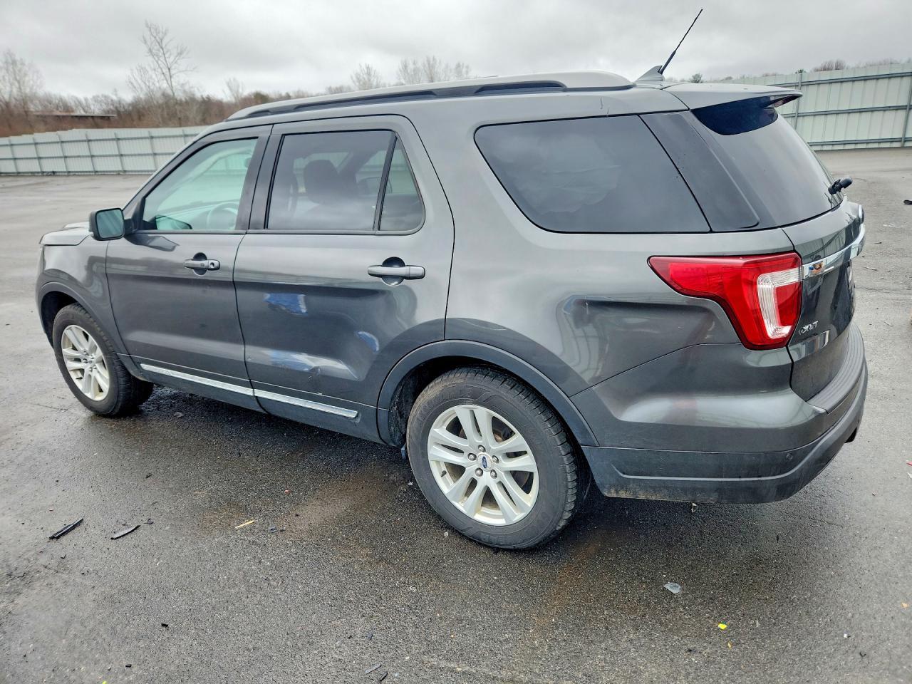 2019 Ford Explorer Xlt - Фото 2