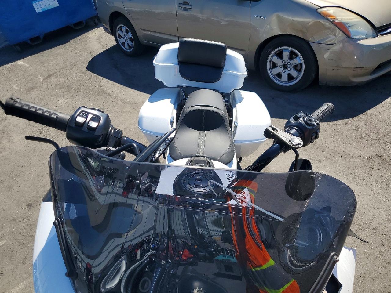 2025 Harley-Davidson Fltrx - Image 5