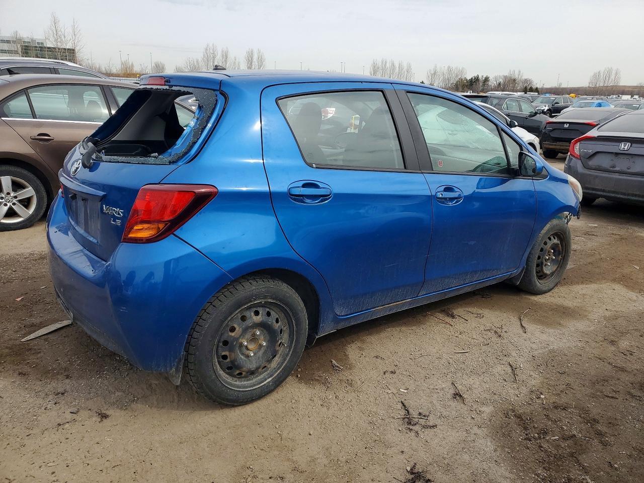 2015 Toyota Yaris 5-Door L - Image 3