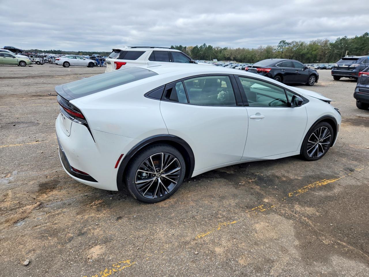 2025 Toyota Prius Xle - Фото 3