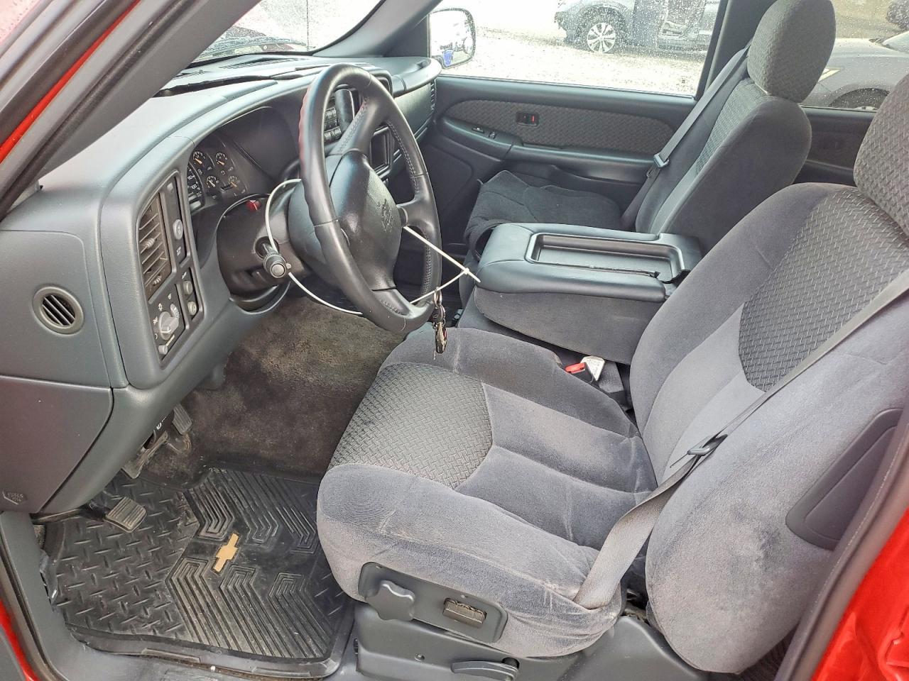 2002 Chevrolet Avalanche C1500 - Image 7