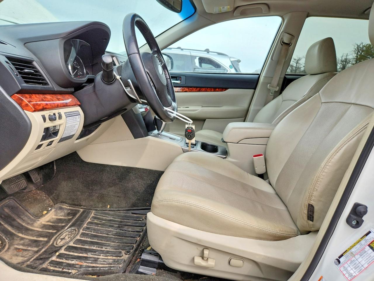 2012 Subaru Outback 2.5I Limited - Image 7