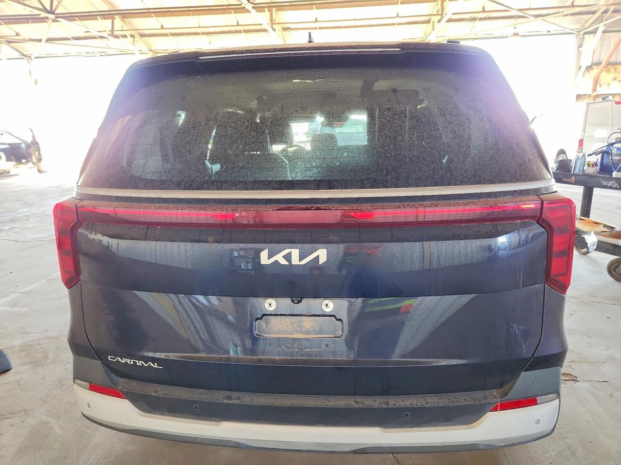 2025 Kia Carnival Ex - Image 6