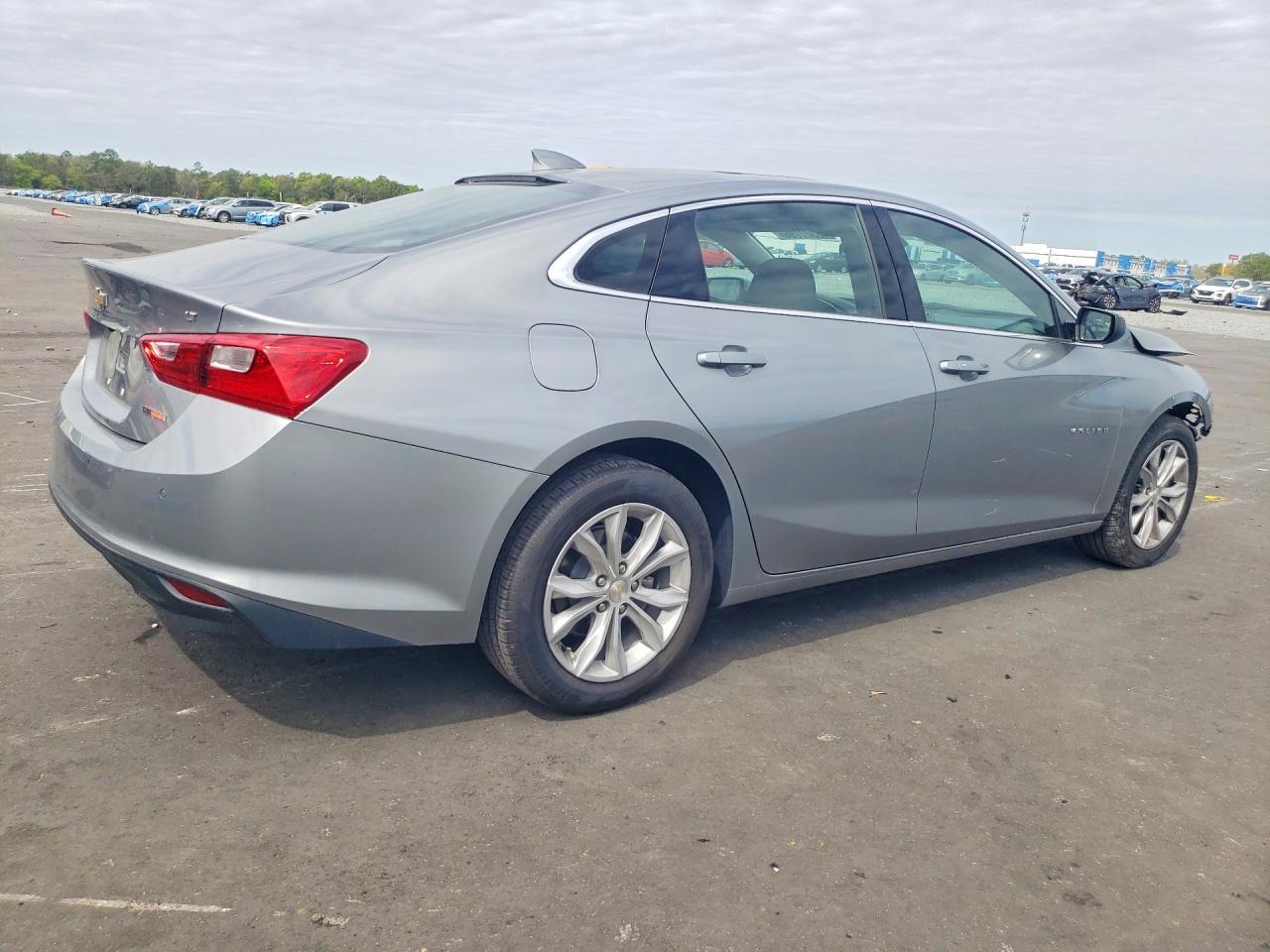2024 Chevrolet Malibu Lt - Image 3