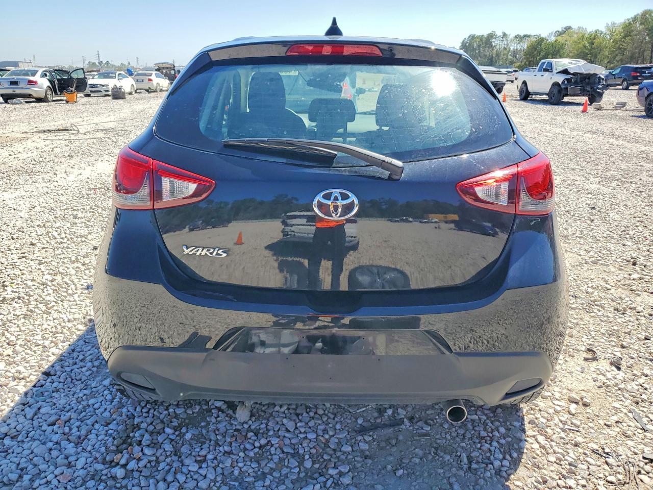 2020 Toyota Yaris Hatchback Le - Фото 6