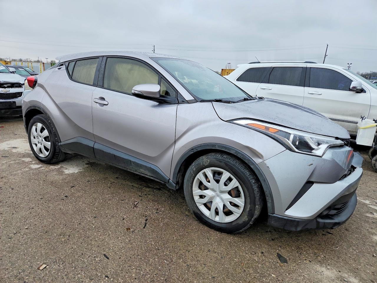 2019 Toyota C-Hr Le - Image 4