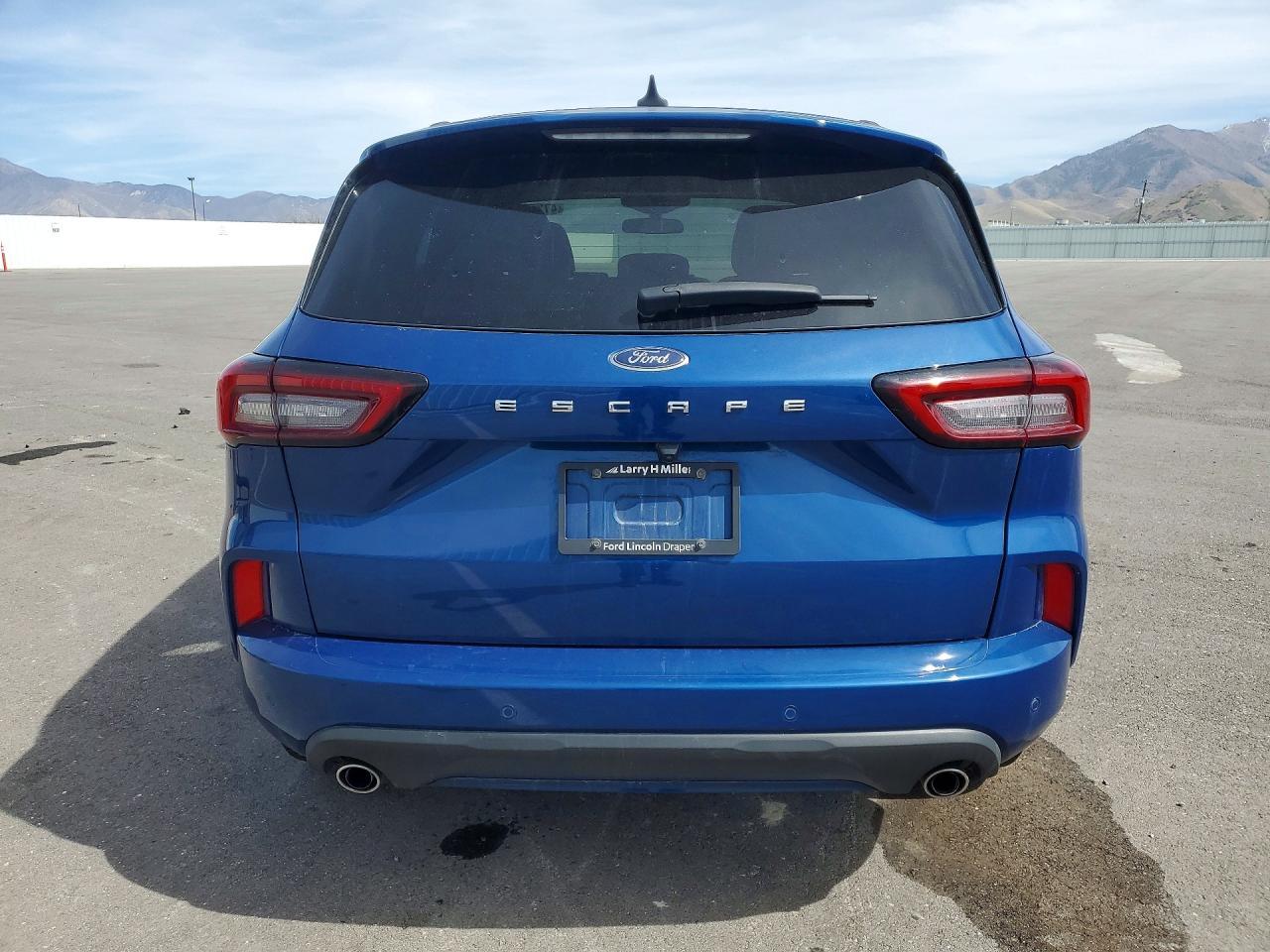 2023 Ford Escape St Line - Image 6