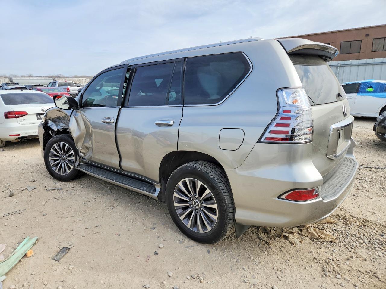 2022 Lexus Gx 460 Luxury - Image 2