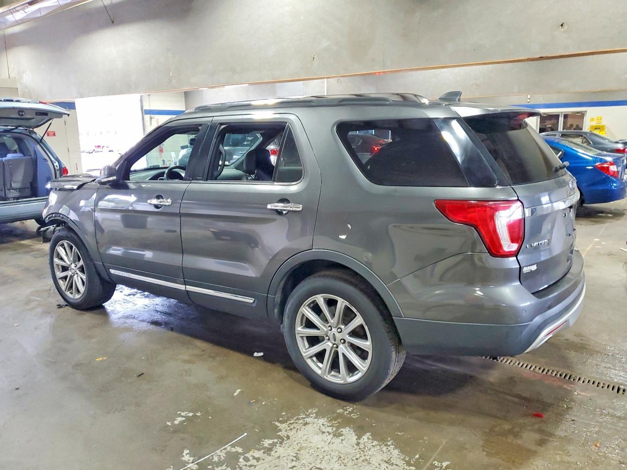2017 Ford Explorer Limited - Image 2