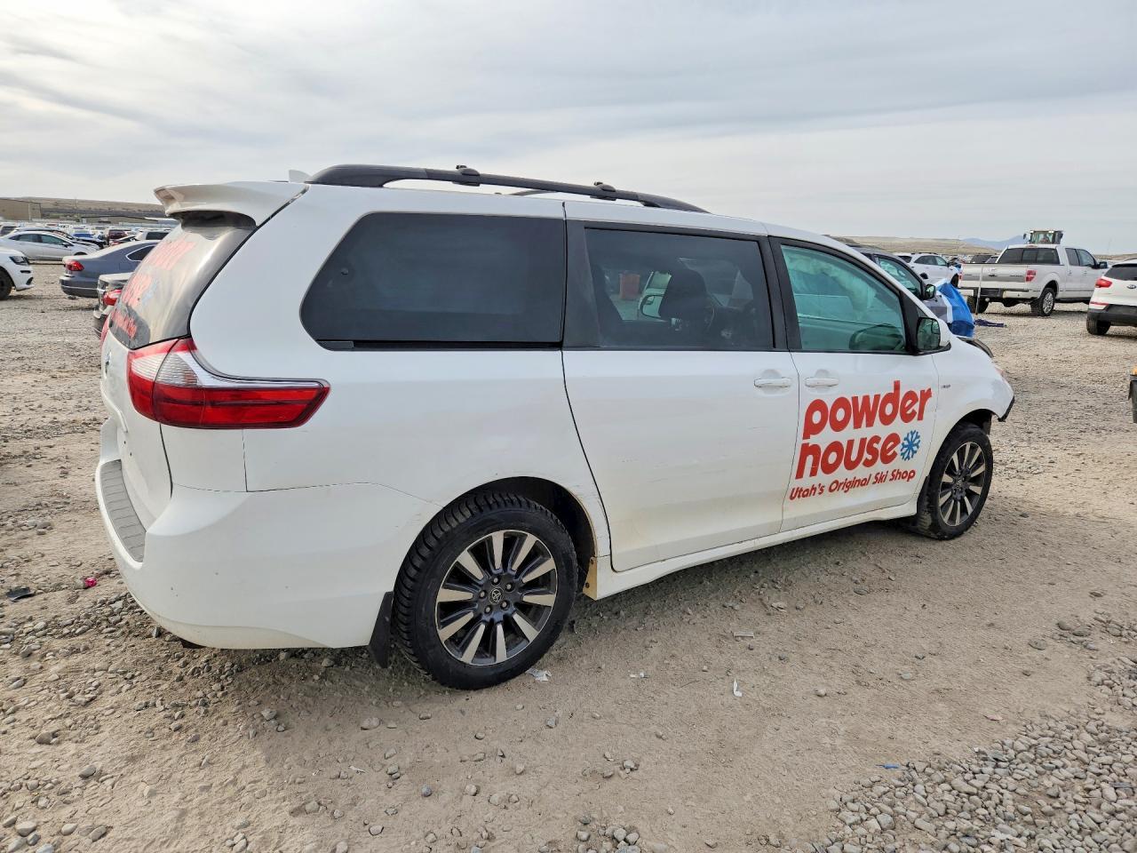 2020 Toyota Sienna Le 7-Passenger - Фото 3