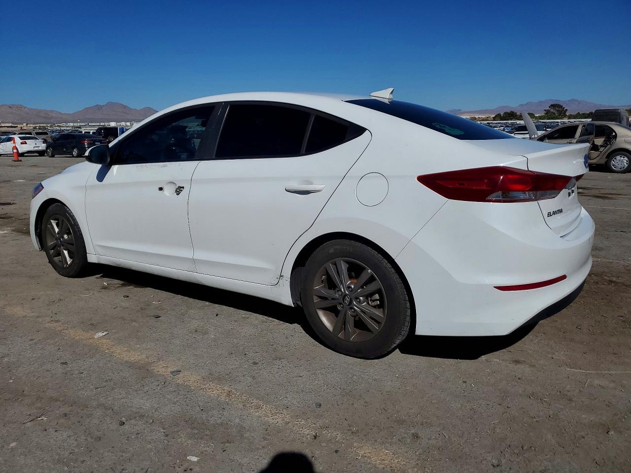 2018 Hyundai Elantra Sel - Фото 2