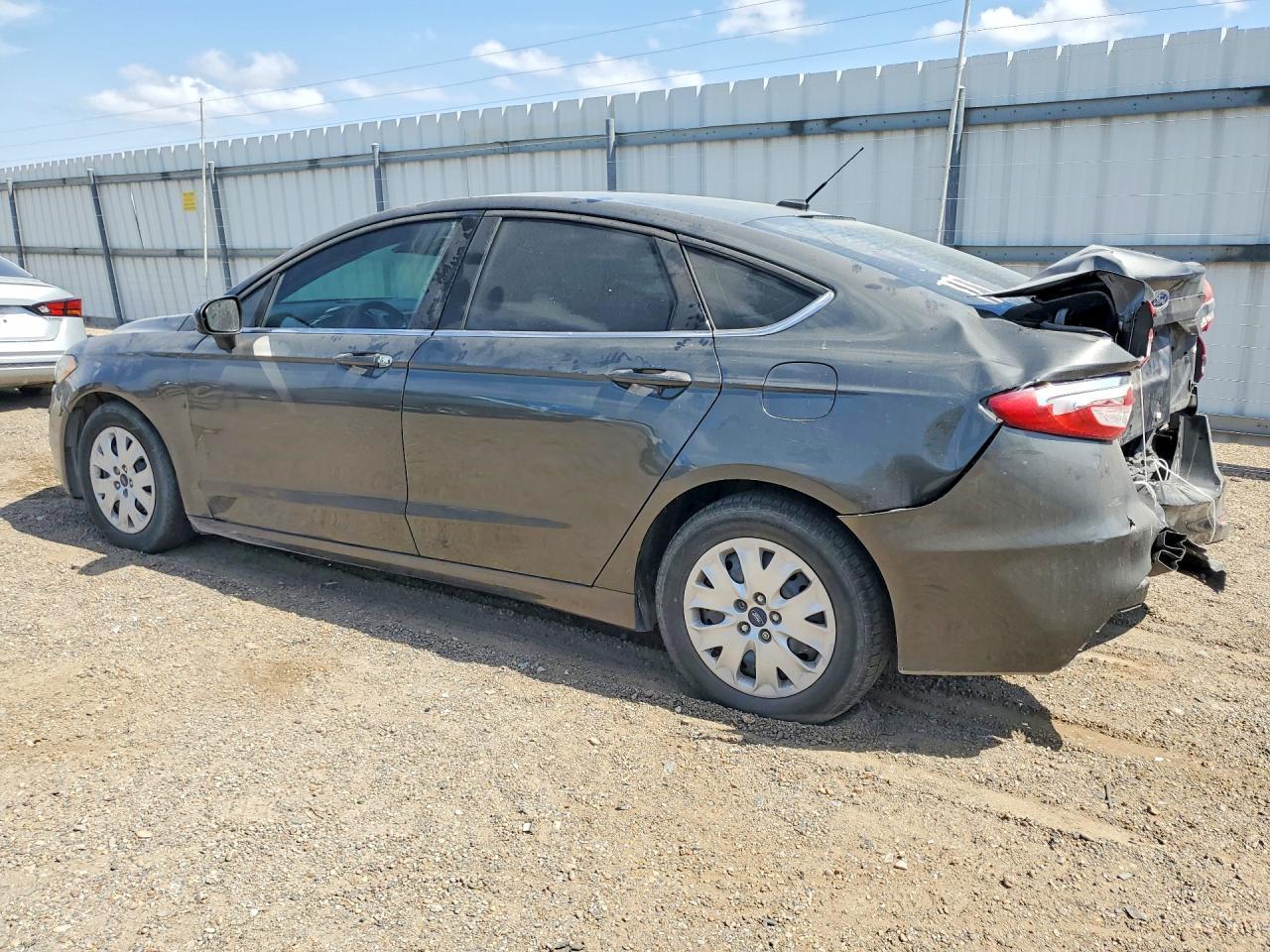 2019 Ford Fusion - Фото 2